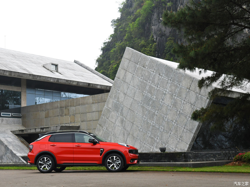 https://car3.autoimg.cn/cardfs/product/g2/M07/11/FE/800x0_1_q95_autohomecar__ChcCRFy2082AAZ2bAAsLDjHuylQ339.jpg
