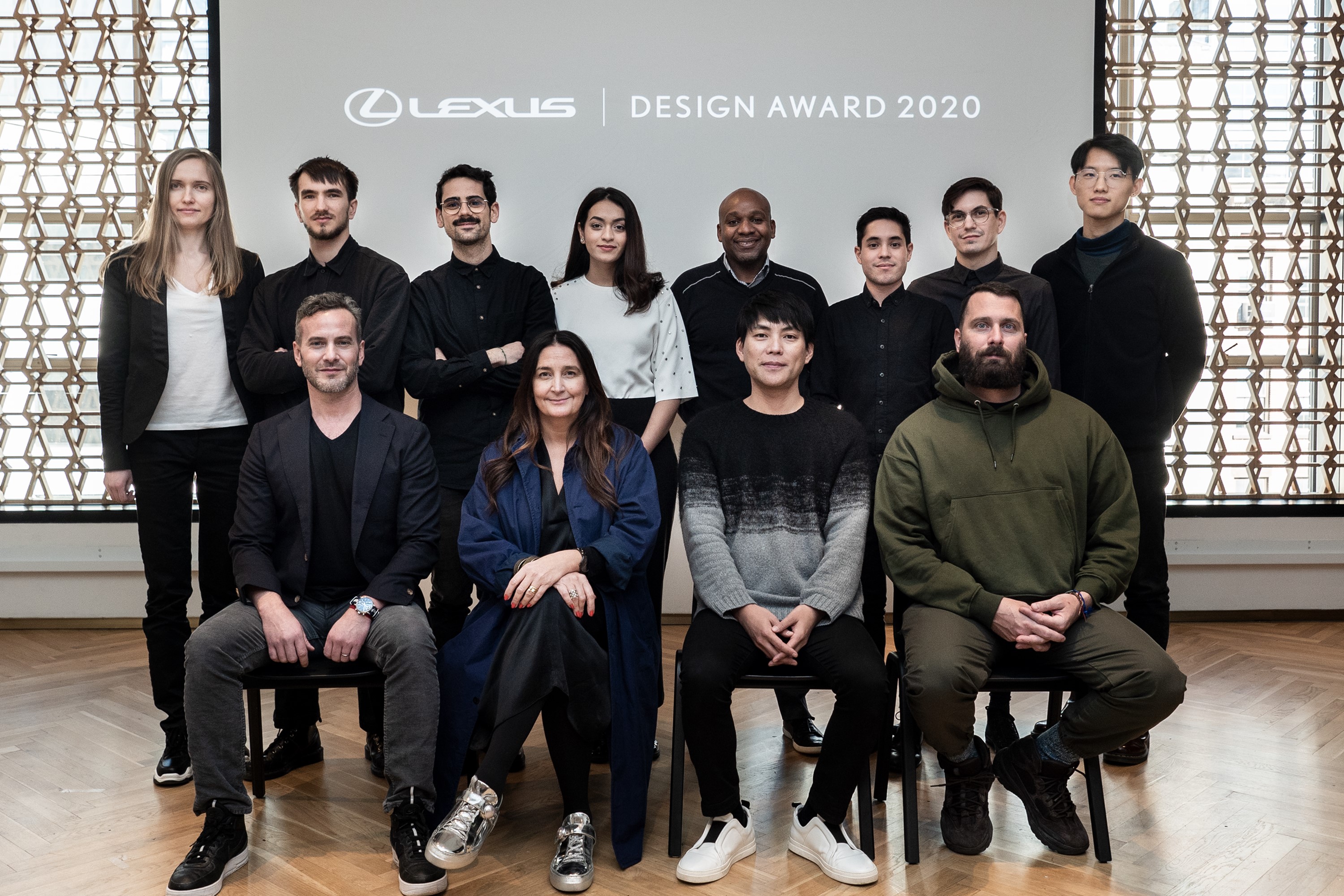 01-2020 LEXUS雷克萨斯全球设计大奖决赛入围选手与导师合影