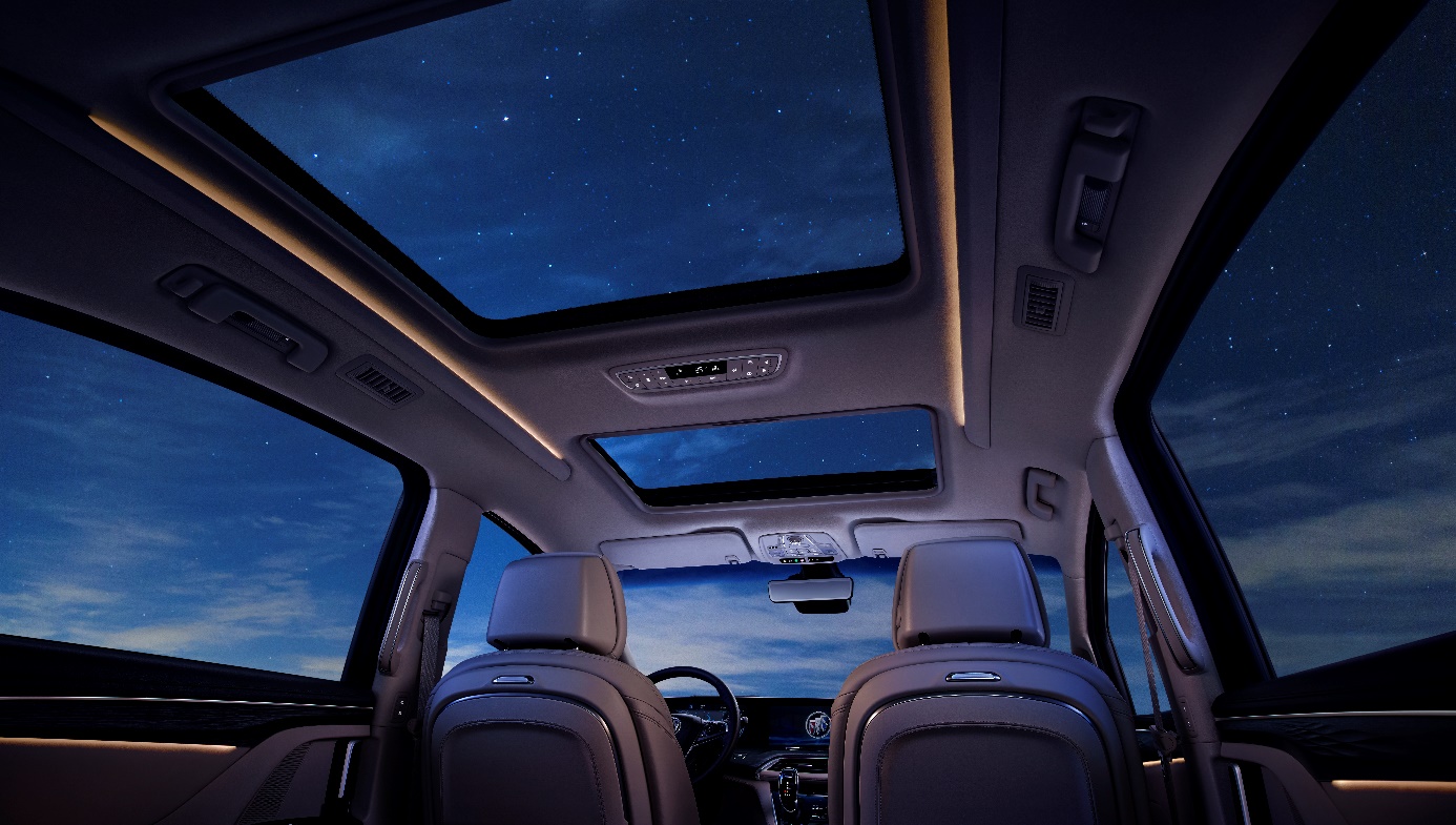 D:\E\Product\Buick\GL8\2020\图片\Avenir\红车\GL8-Avenir 天窗_01 RGB.jpg