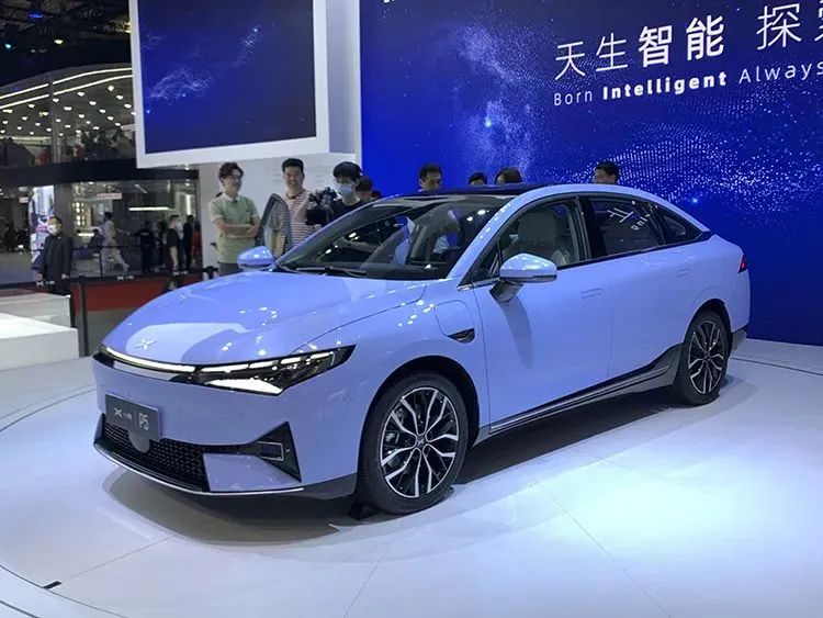 车展|极氪001最轻奢，欧拉猫系玩复古，五菱敞篷车又萌又拉风