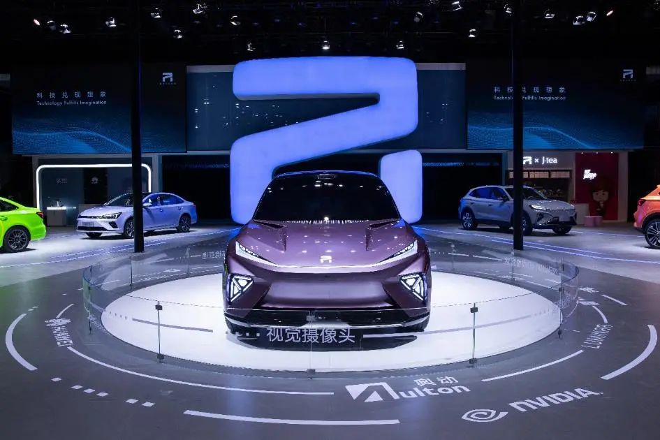 盘点上海车展最具创新的展台设计  R汽车“想象魔盒”榜上有名