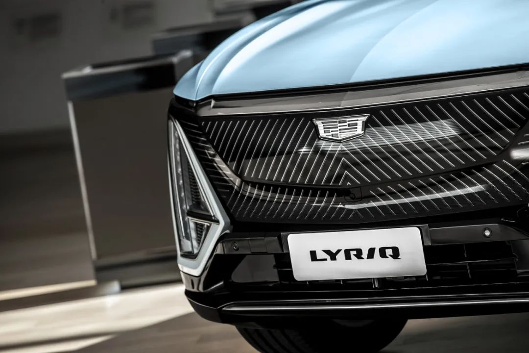 奥特能纯电平台首款车型，凯迪拉克中大型纯电SUV LYRIQ启动预售