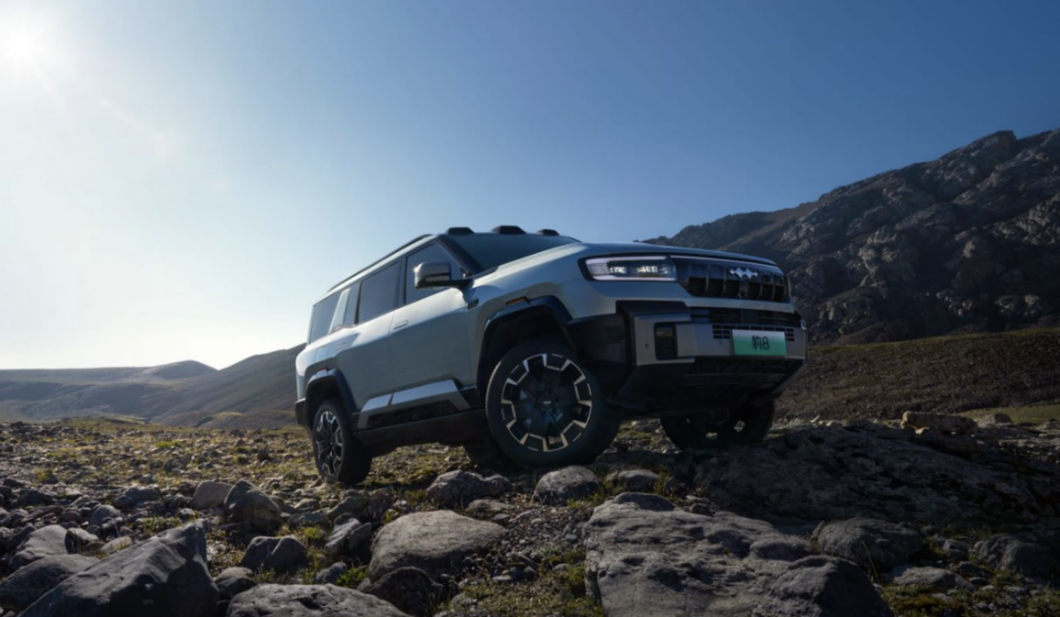 全球首款搭载华为智驾的硬派SUV 方程豹豹8全国线上意向预订正式开启